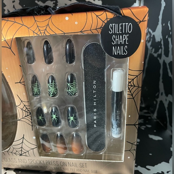 Paris Hilton Wine Glass and Spooky Press On Nail Set Orange and Black NEW in Box - Picture 4 of 8